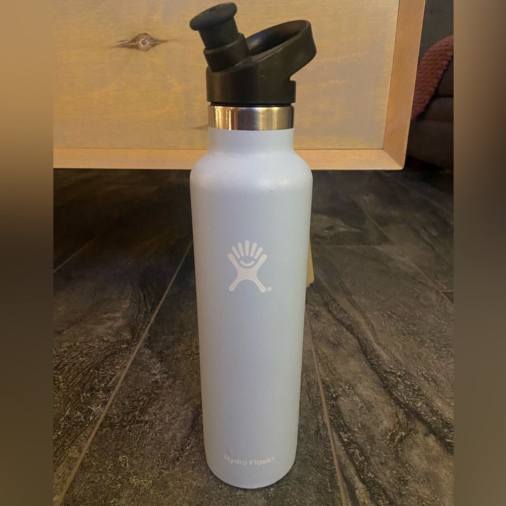 HydroFlask Water Bottle 24 Oz